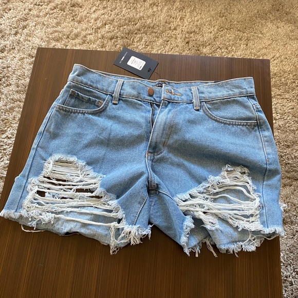 Fashion nova denim ripped shorts - Picture 2 of 4